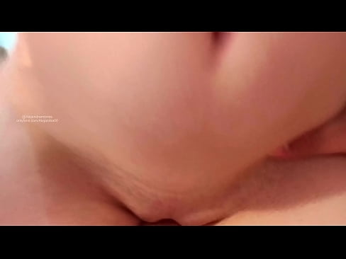 ❤️ Nire ahizparen gelan lo egiten eta horrela esnatu nintzen ❤❌ Pornografia besterik ez gugan ❌️❤